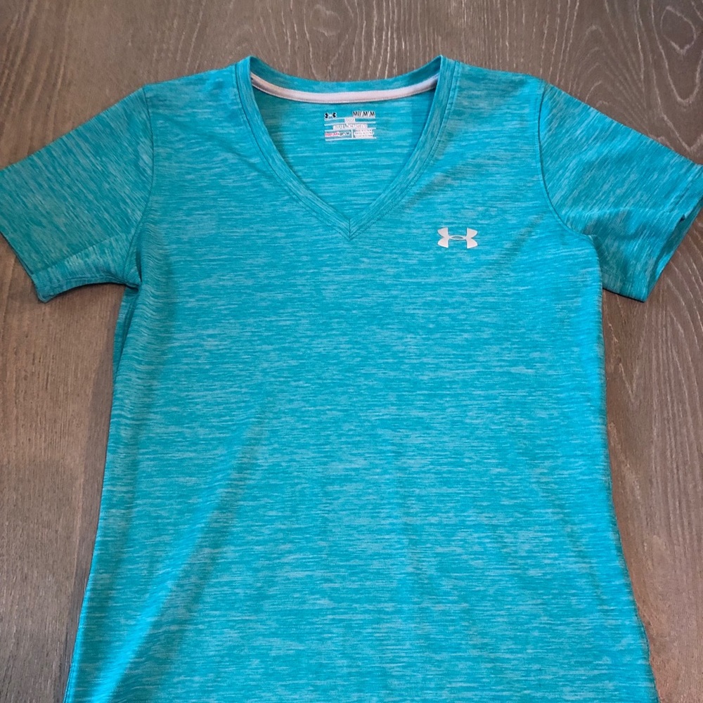 Blue/green under armour short sleeve shirt